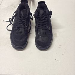 Beat men’s 11 black cat jordan 4’s