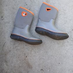 Kids Snow/ Rain Boots Size 3