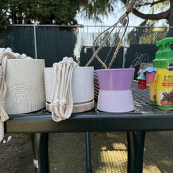 Planters/PlantFood/Misc. Plant Accessories 