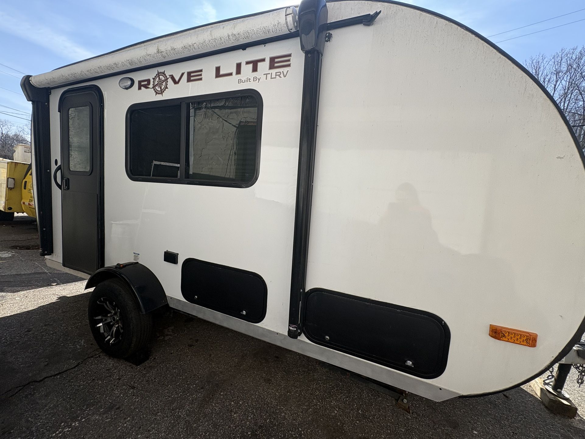 2022 Rove Lite Travel Trailer (camper)