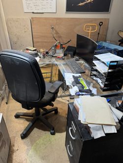 Full Set Up For Office Furniture