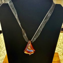 New adjustable Murano glass Necklace. Very beautiful for summer night out!