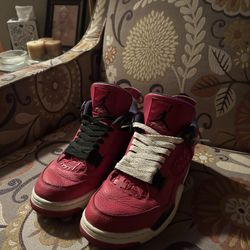 Jordan 4 RED SIZE 9 Used 