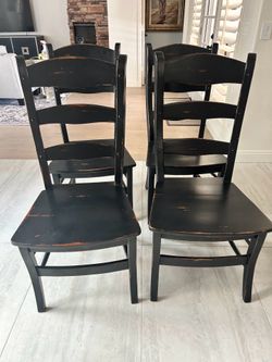 Set of 8 Potato Barn dining chairs