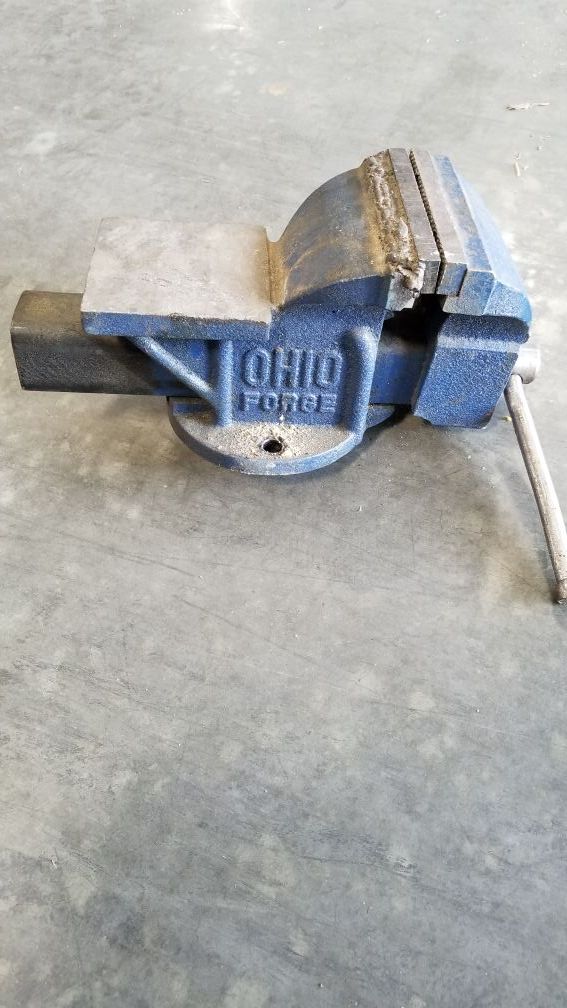 Ohio Forge Vise with Anvil