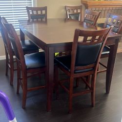 Tall Dining Table, Chairs AndLeaf 
