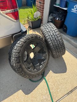 20 inch XD rockstar wheels 8 hole