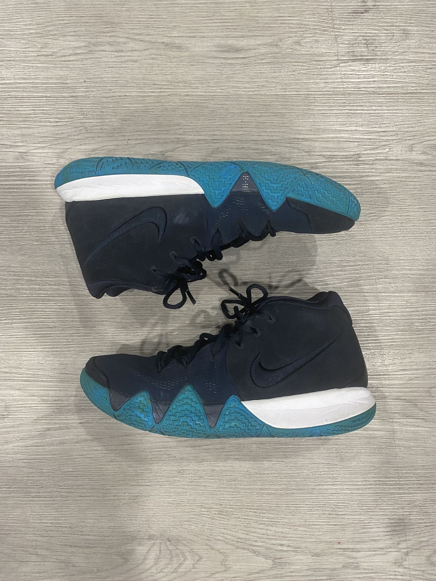 Nike Kyrie 4