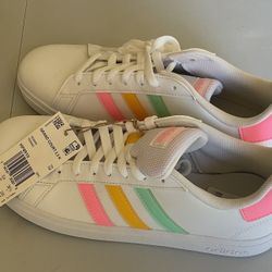 Adidas Big Kids Lifestyle Tennis Shoes Size 6 $22