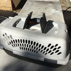 Pet carrier