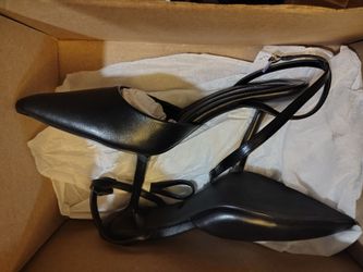 Mondatope Pointed Black Pumps