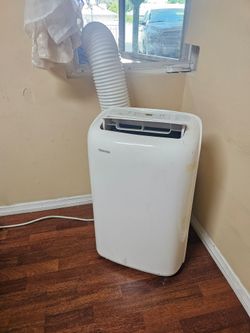 AC PORTABLE LIKE NEW 6000 BTU FOR ROOM DIMENSION 260 SQ FT IS TOUCH SCREEN, SLEEP TIMER,WEATHER CONTROL,FAN,ON WHEELS WORKS GREAT YOU CAN TEST IT BEFO