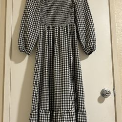 Brand New - Morning Lavender Black Gingham Smocked Dress Size Small 