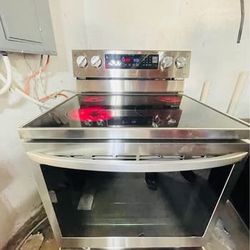 LG ThinQ Glass Top Stove With AIRFRY