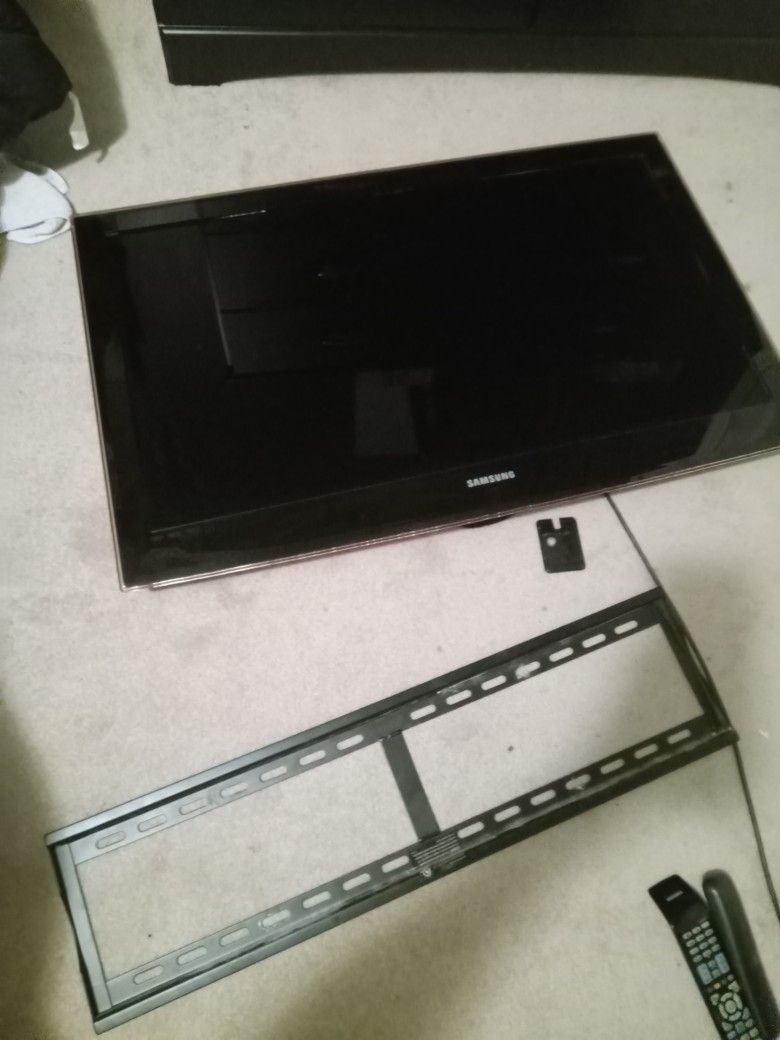 40 To 43 Inch Tv
