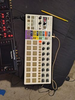Arturia BeatStep Pro MIDI Controller