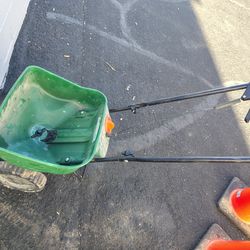 Grass seeds car spreader