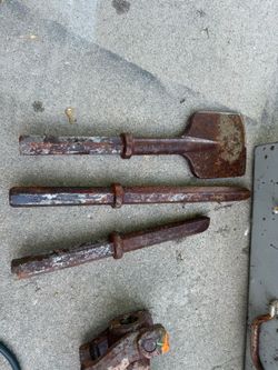 Hitachi demolition hammer with 3 attachment used condition