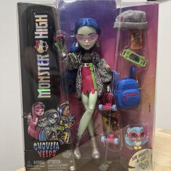 Monster High Ghoulia Yelps Doll New 