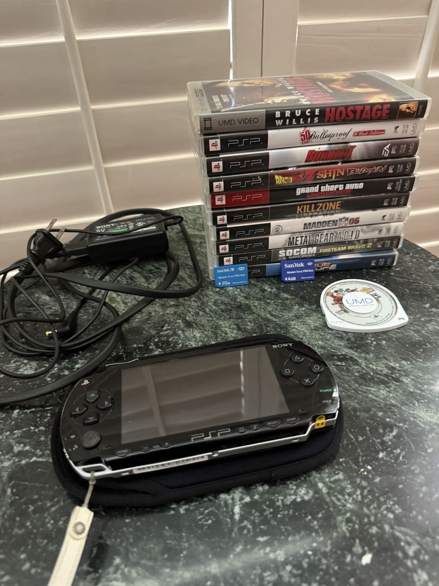 PSP 1001 With 10 Games, 1 Movie