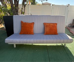 Clean futon good condition color gray for pick up anytime