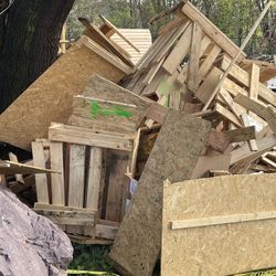 Free Wood Pallets-Liberty Park Breedens Lane, Revere