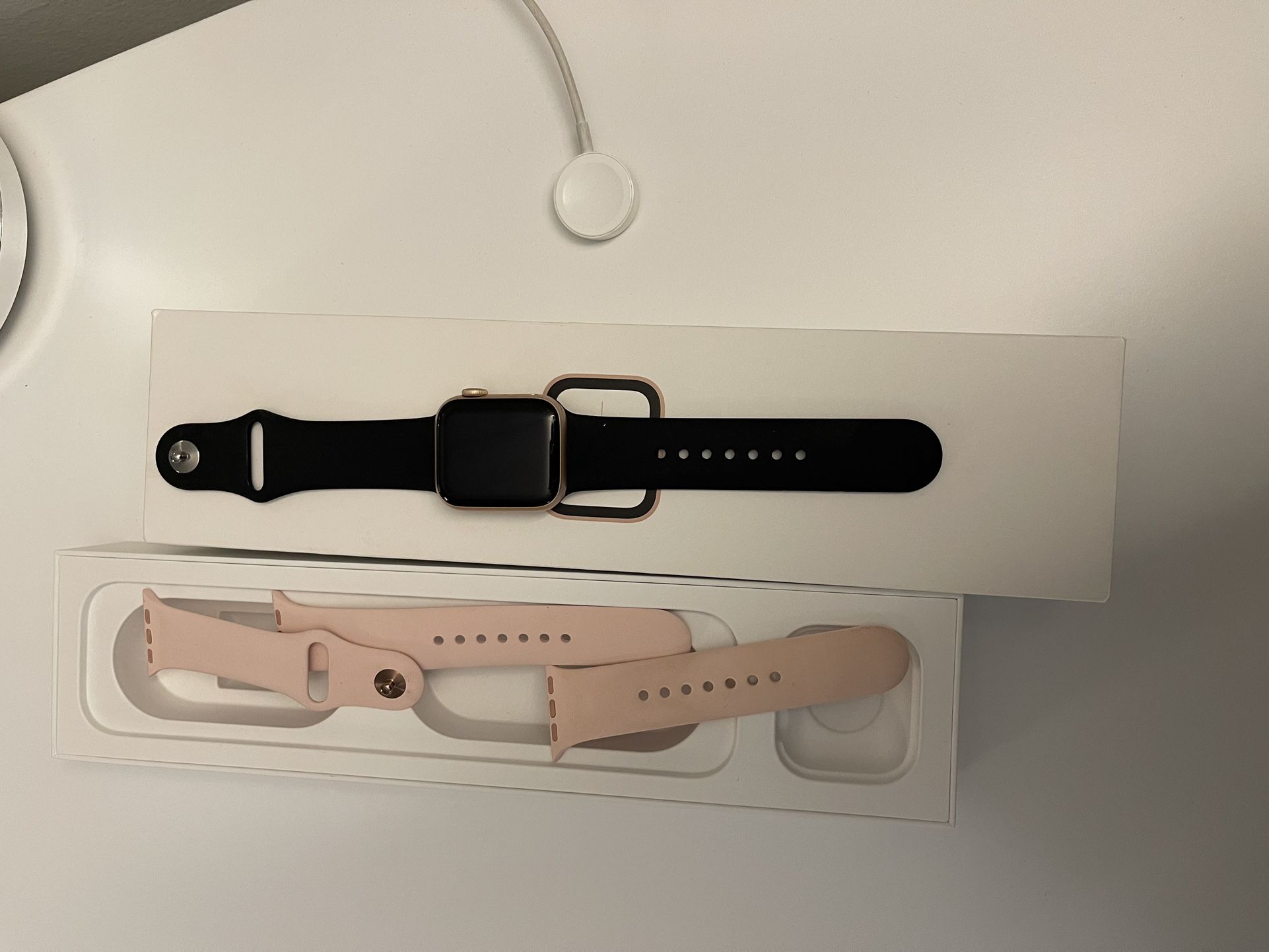 Apple Watch Series 4 GPS+Cellular 40mm- Rose Gold
