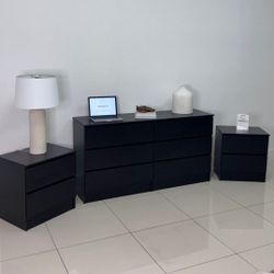 DRESSER AND TWO NIGHSTANDS 