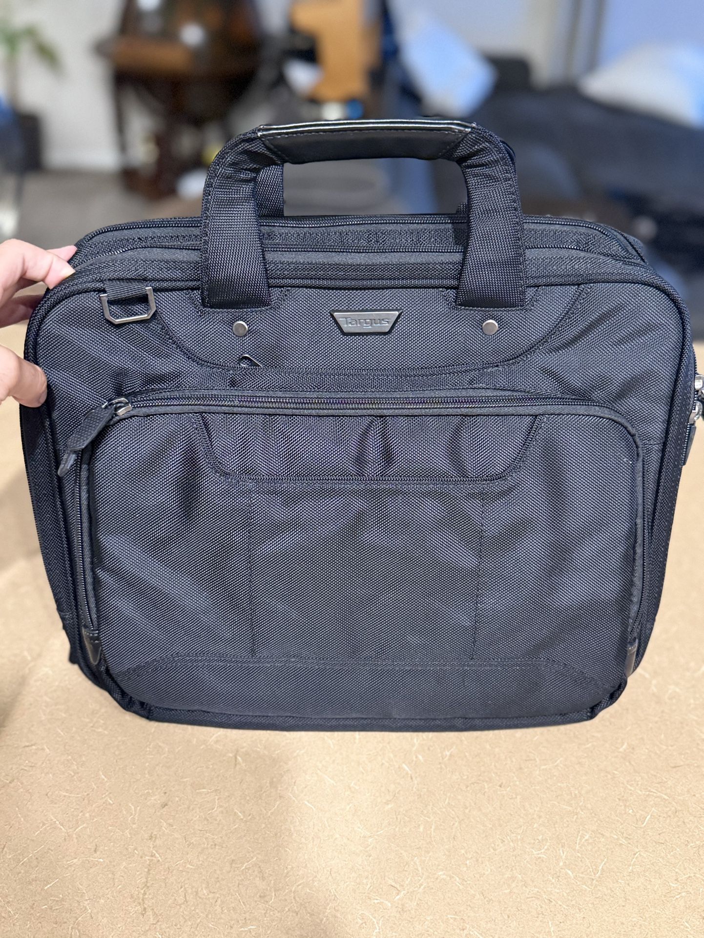 Targus Corporate Traveler CUCT02UA14S Carrying Case for 14" Notebook- Black
