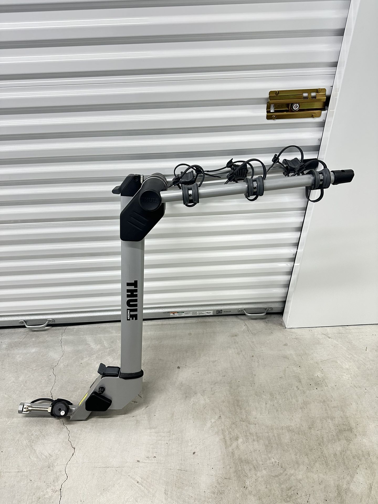 Thule Helium Pro 3-Bike Hitch Bike Rack Tilting Aluminum