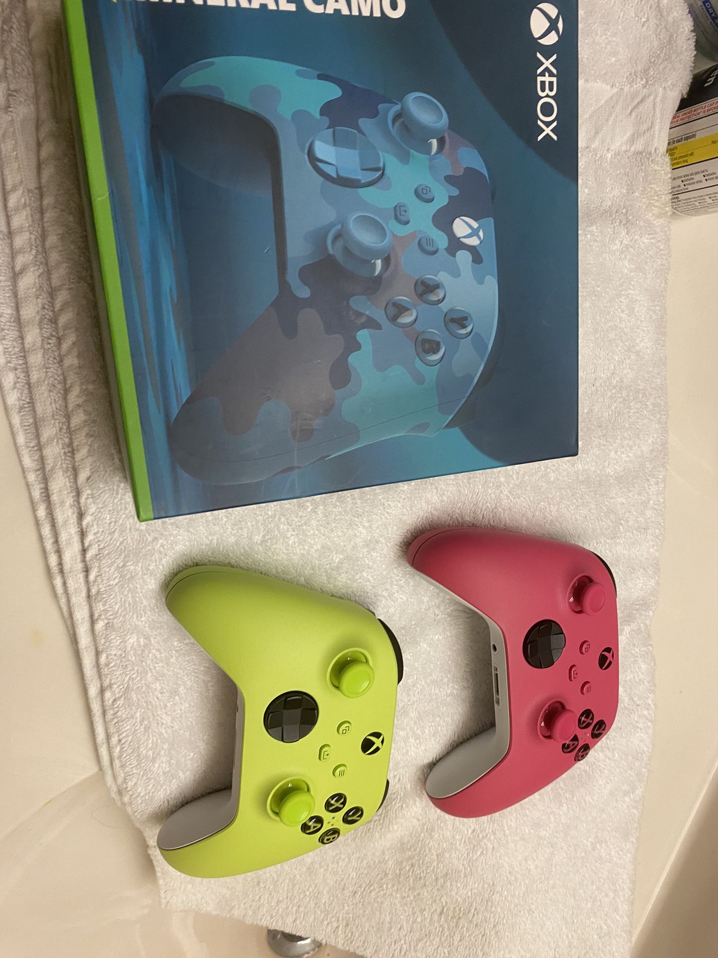 3 Xbox Controllers Bran New 2 Weeks Old