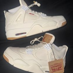Jordan 4 Retro ‘Levi’s White’ (Levi’s Tag) Size 8M