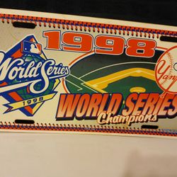 New York Yankees Vintage 1998 World Series Plastic License Plate.