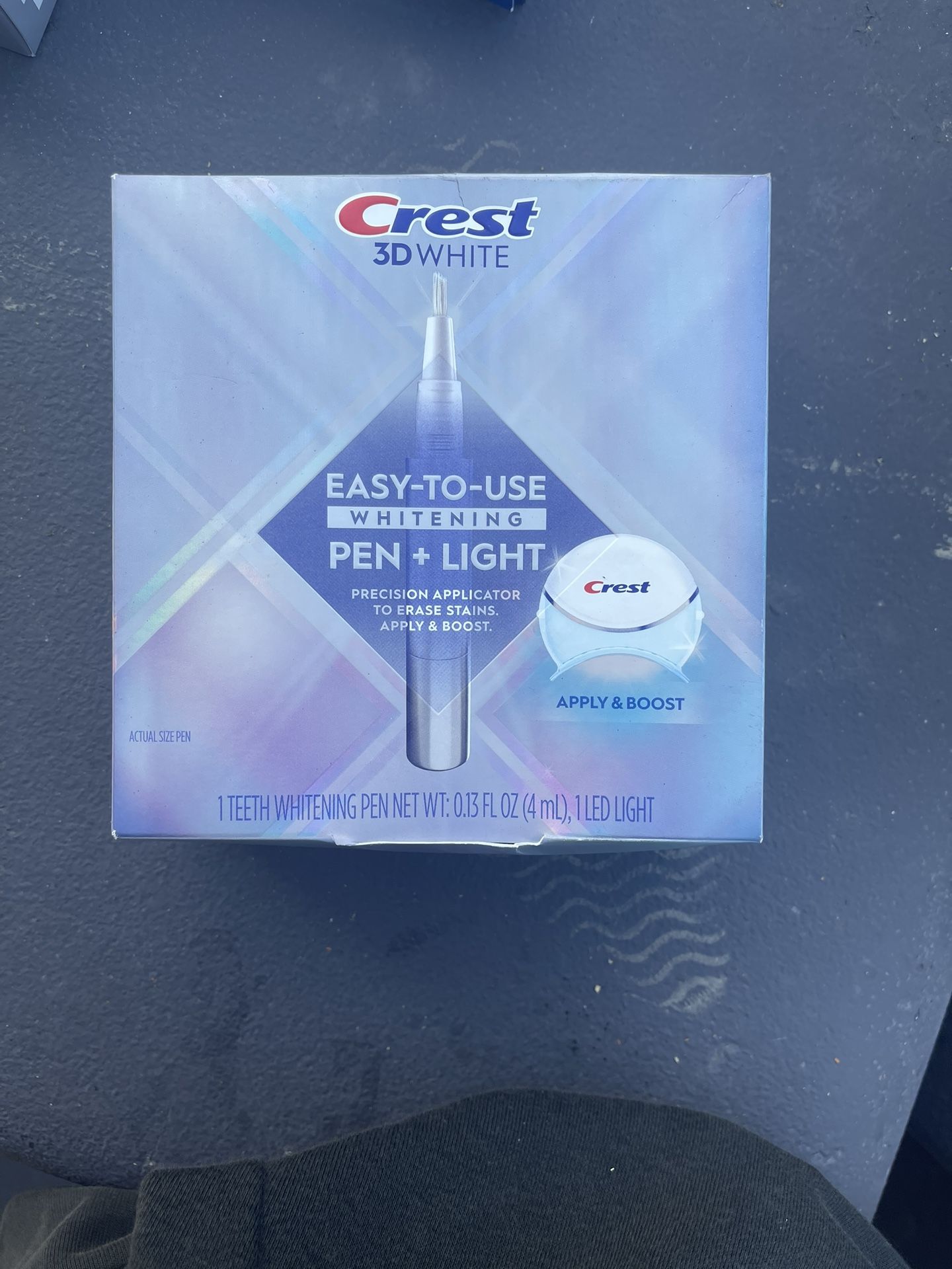 Crest 3D Whitening Pen + Light