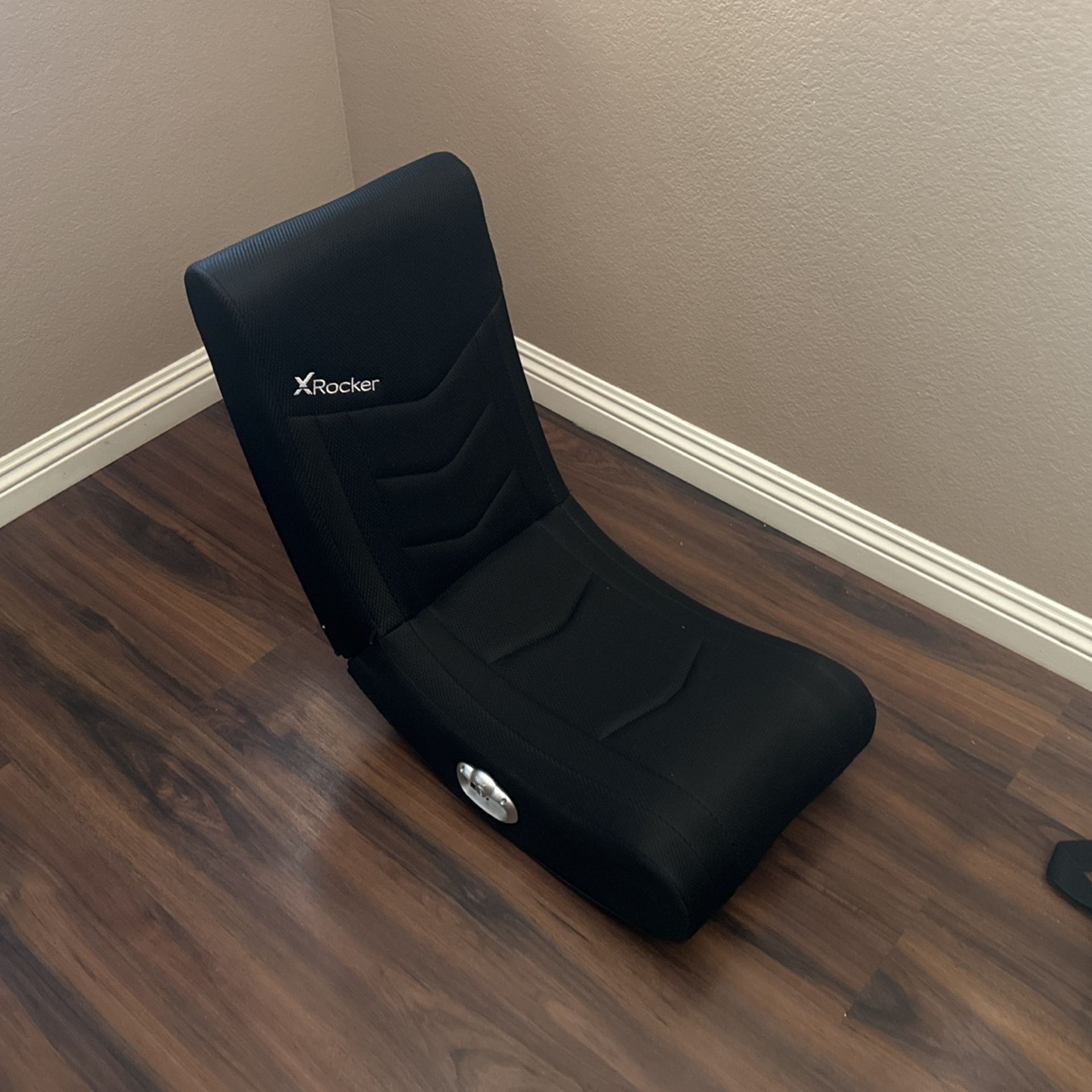 X Rocker Solo RGB Audio Floor Rocker Gaming Chair, Black Mesh 29.33 in x 14.96 in x 24.21 in