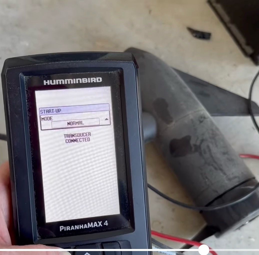 Trolling Motor, fish finder and battery