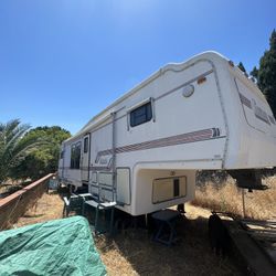 1994 Carriage 5th Wheel 