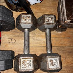 2 25 Lb And 2 5lb Dumbells
