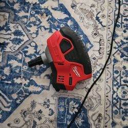 Erramienta Milwaukee M12