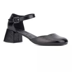 Olivia Miller Black Sandals With Ankle Strap Size 8