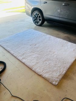 White Shaggy Rug