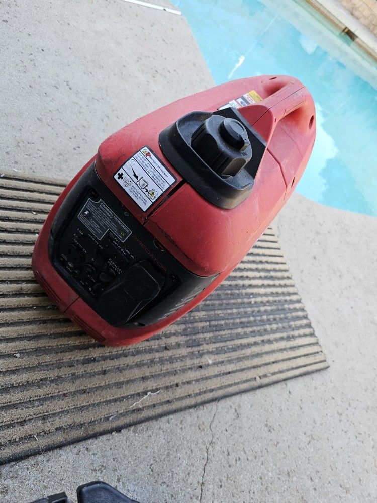 //.Predator 1400 Watt SUPER QUIET Inverter Generator with CO SECURE