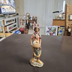 Gorgeous Vintage Native American Indian Woman Figurine With Intricate Detail, 7" Tall 