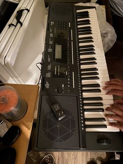 Kurzweil KP100 Portable Arranger Keyboard