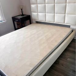 Queen Bedframe 