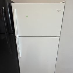 WHIRLPOOL REFRIGERATOR 