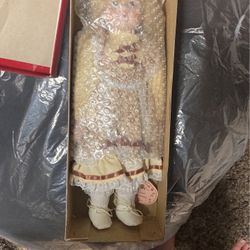 1986 Porcelain Doll