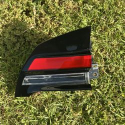 2023-2025 TOYOTA PRIUS REAR LEFT DRIVER SIDE OUTER TAILLIGHT LIGHT LAMP OEM USED