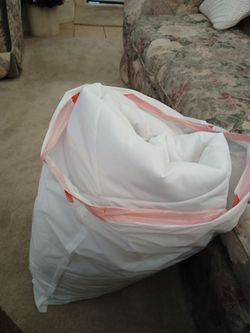Full size mattress cover. $7.00
