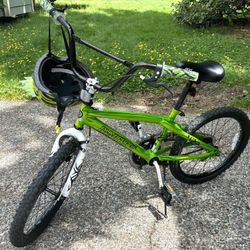 Kids Green Dynacraft Bike-Matching Helmet 